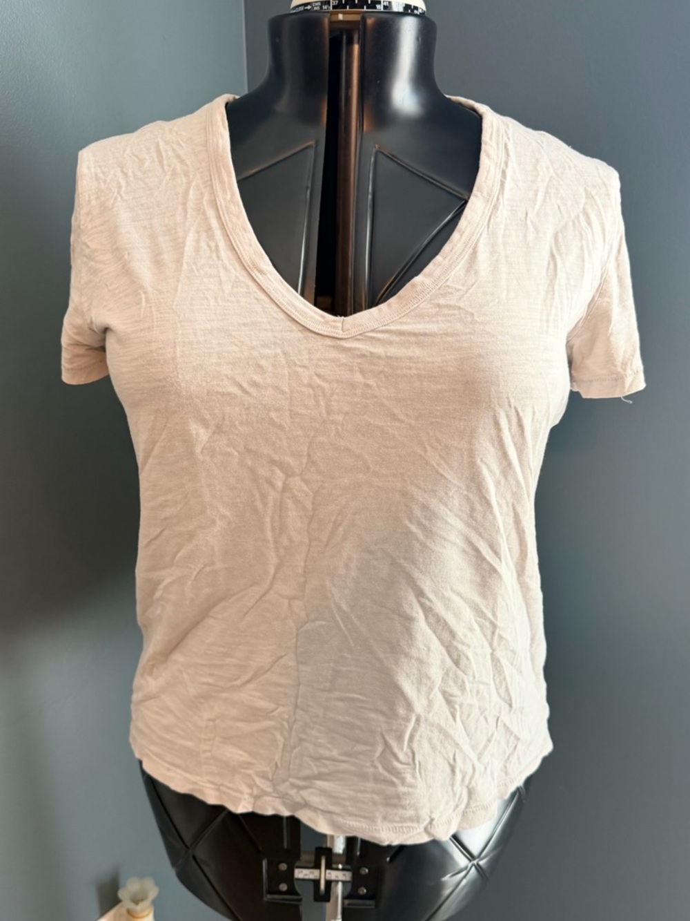 Universal Thread Short Sleeve V-Neck Tee - Light Taupe